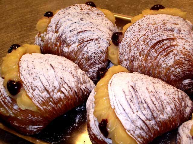 Sfogliatelle napoletane